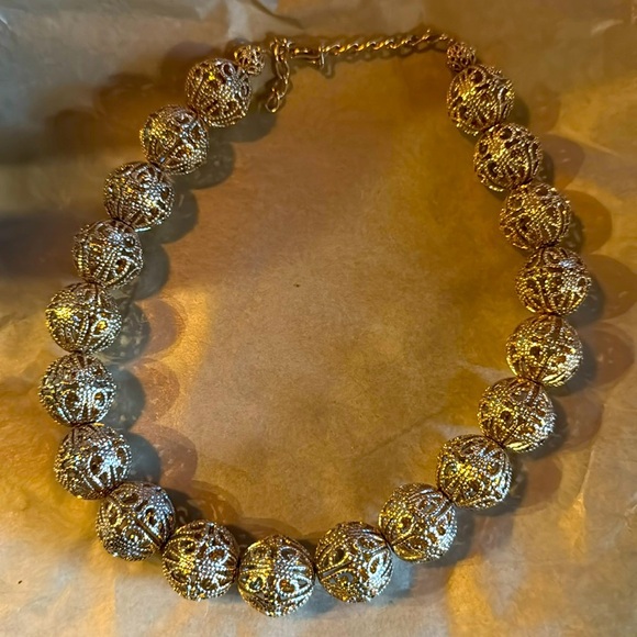 Vintage Gold Tone cut out beads necklace - hook closure- very pretty - Picture 1 of 6